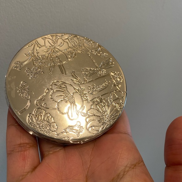 Sold 🩶 Authentic Gucci Compact Mirror Gift Box (Silver Engraved Etched Floral) - Picture 7 of 11